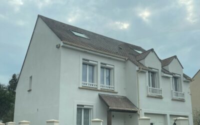 Maison 95 Soisy sous montmorency : peinture façade et boiseries cache moineaux sous toiture – nettoyage façade par Dylan Winterstein – façadier 95