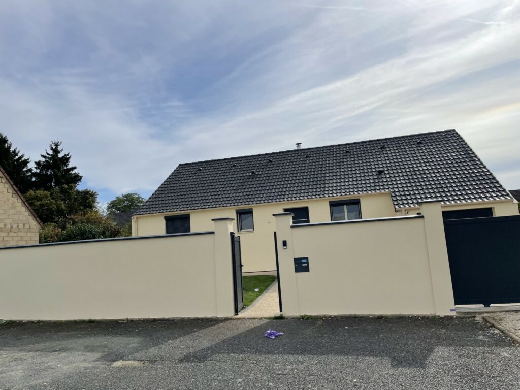 Après, chantier fini : Ravalement de façade maison par Dylan Winterstein dans le 91 Ablis 