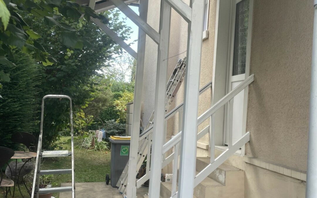 Boiseries et bas de façade peinture refaites à neuf sur maison à 95 Eaubonne